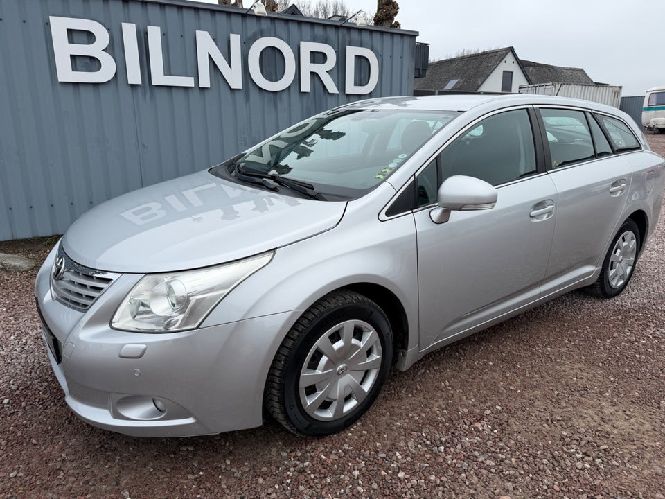 Toyota Avensis 1,8 VVT-i T2 stc. E-CVT 5d