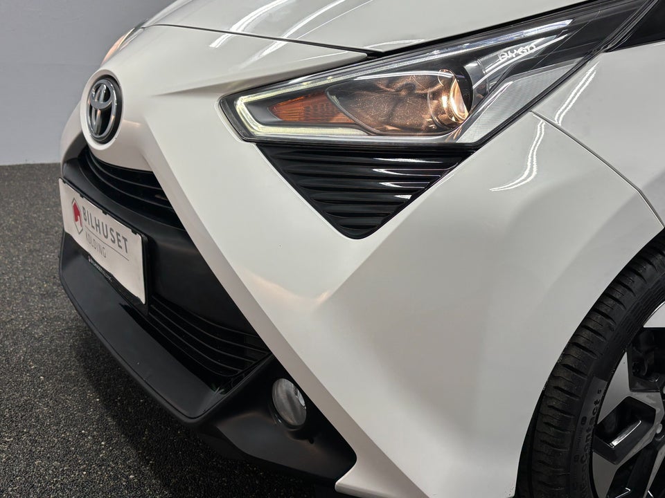 Toyota Aygo 1,0 VVT-i x-press 5d