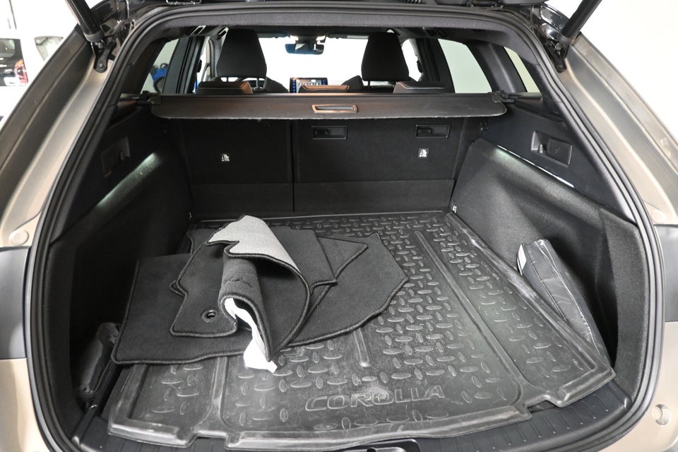 Toyota Corolla 1,8 Hybrid Active Premium Touring Sports MDS 5d