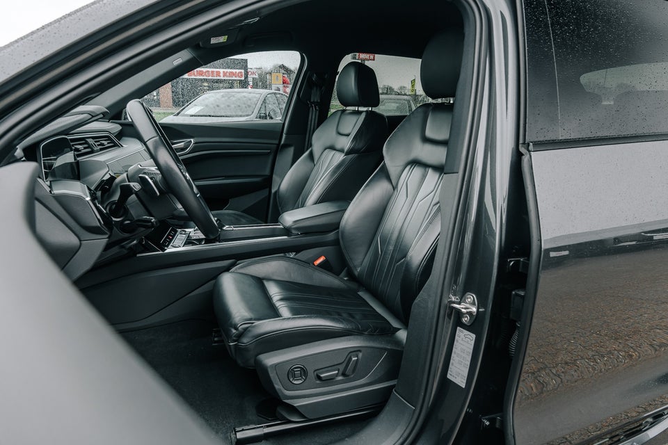 Audi e-tron 55 S-line quattro 5d