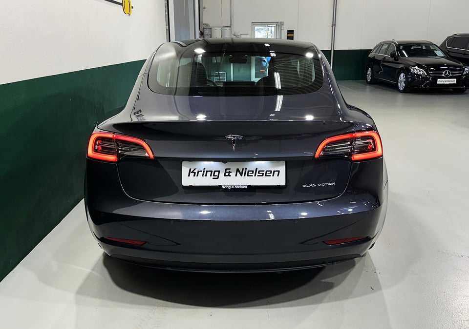 Tesla Model 3 Long Range AWD 4d