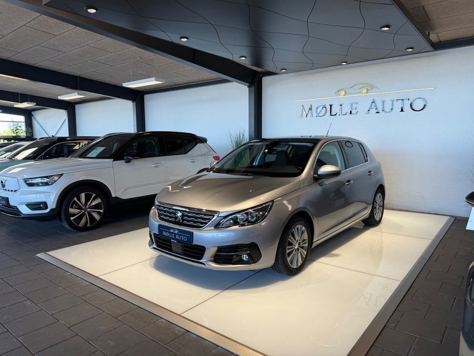 Peugeot 308 1,5 BlueHDi 130 Selection Sky 5d