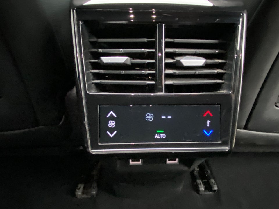 DS DS 7 CrossBack 1,6 E-Tense Exclusive EAT8 AWD 5d