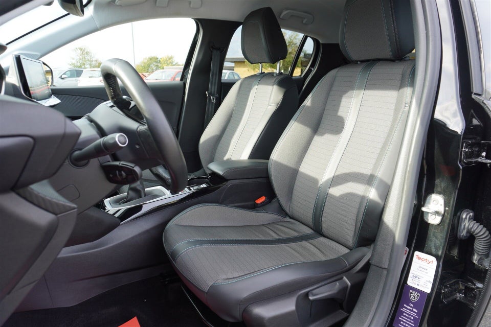 Peugeot 208 1,2 PureTech 100 Evolution 5d