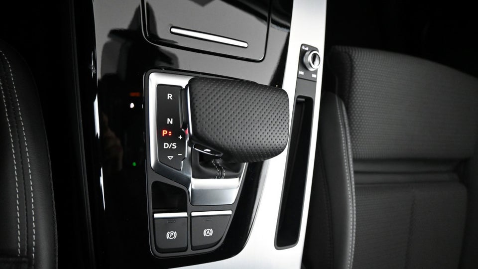 Audi Q5 55 TFSi e S-line quattro S-tr. 5d