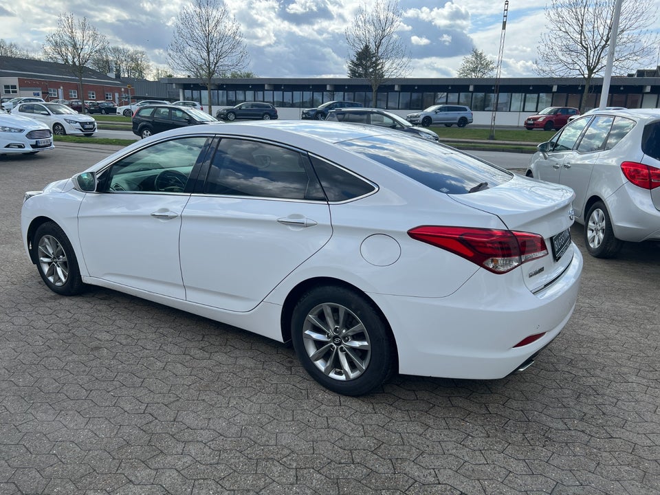 Hyundai i40 1,7 CRDi 115 Premium 4d