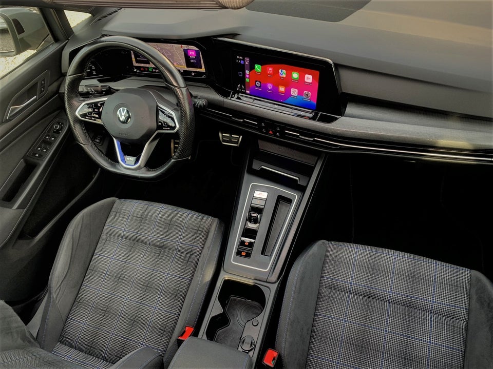 VW Golf VIII 1,4 GTE DSG 5d