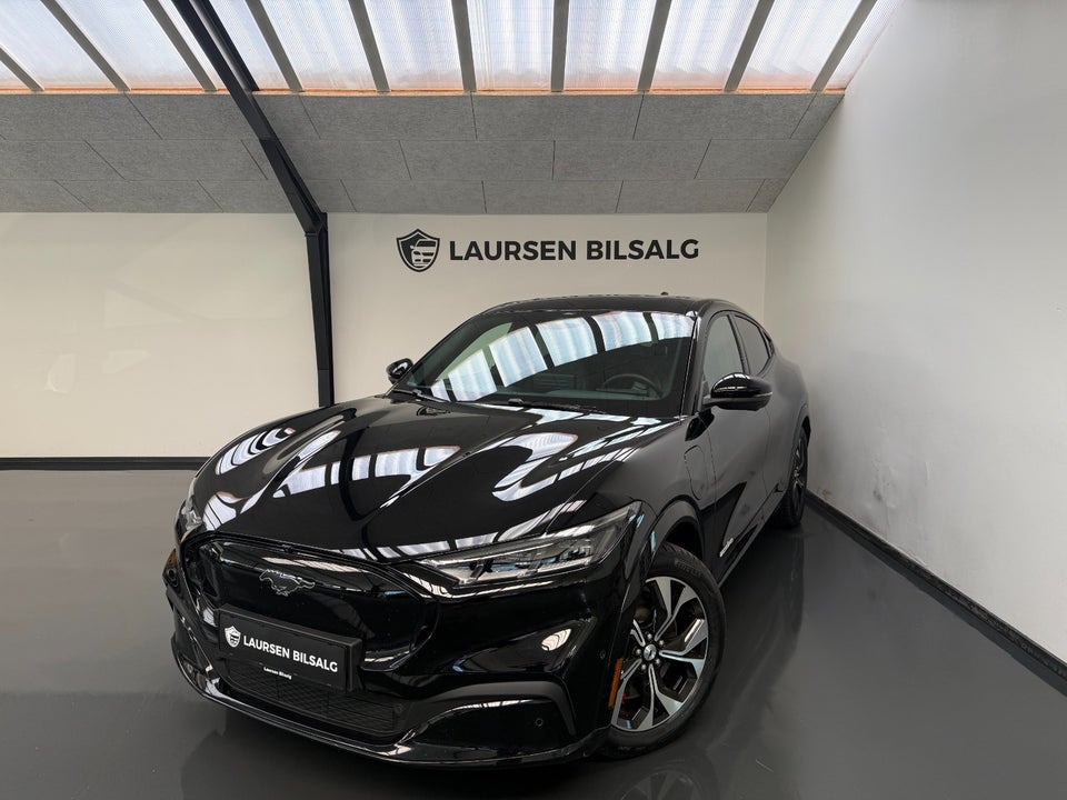 Ford Mustang Mach-E 68 Standard Range AWD 5d