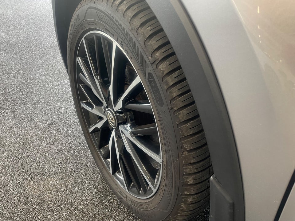 Toyota C-HR 1,8 Hybrid C-HIC Smart CVT 5d
