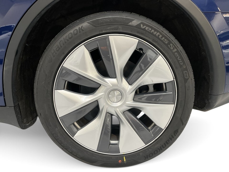 Tesla Model Y Long Range AWD 5d