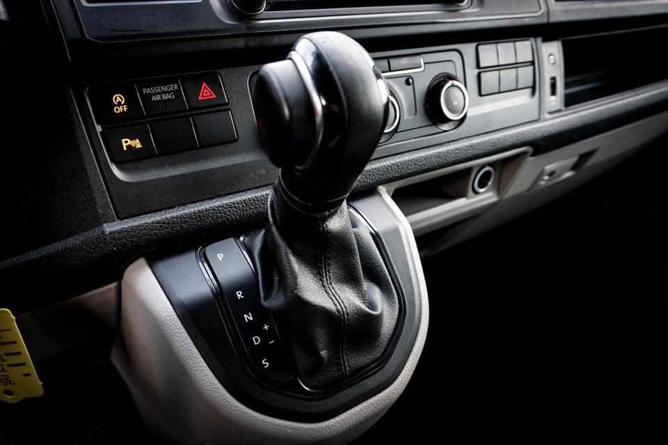 VW Transporter 2,0 TDi 204 Kassevogn DSG lang