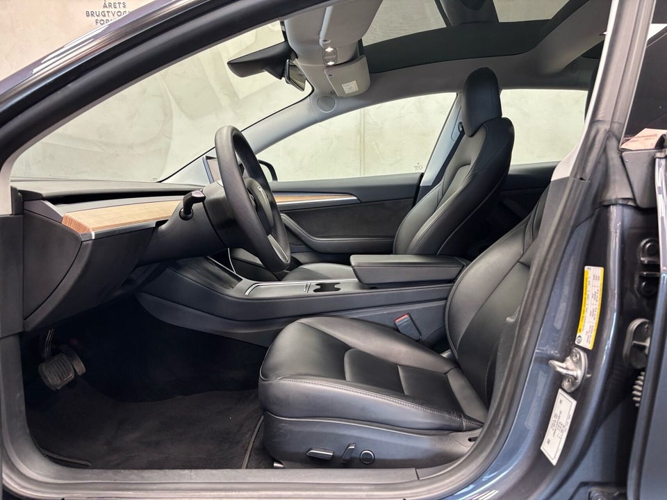 Tesla Model 3 RWD 4d