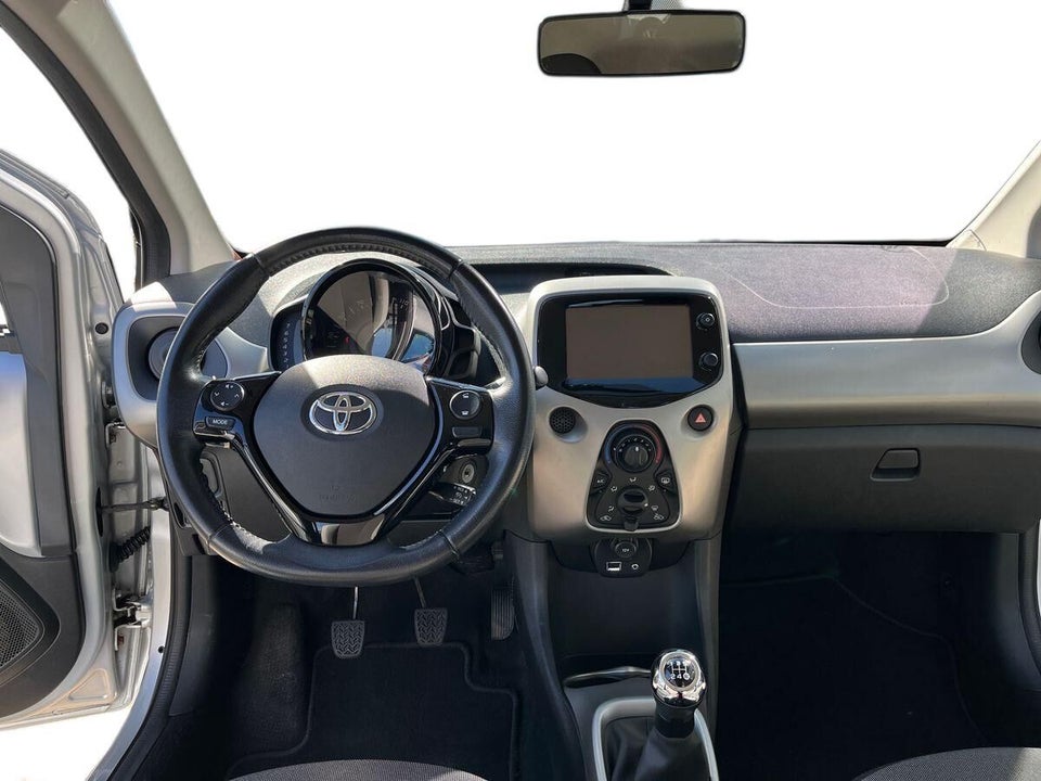 Toyota Aygo 1,0 VVT-i x-play 5d