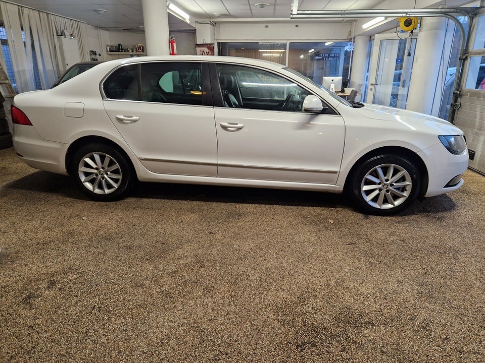 Skoda Superb 2,0 TDi 170 Elegance DSG 5d