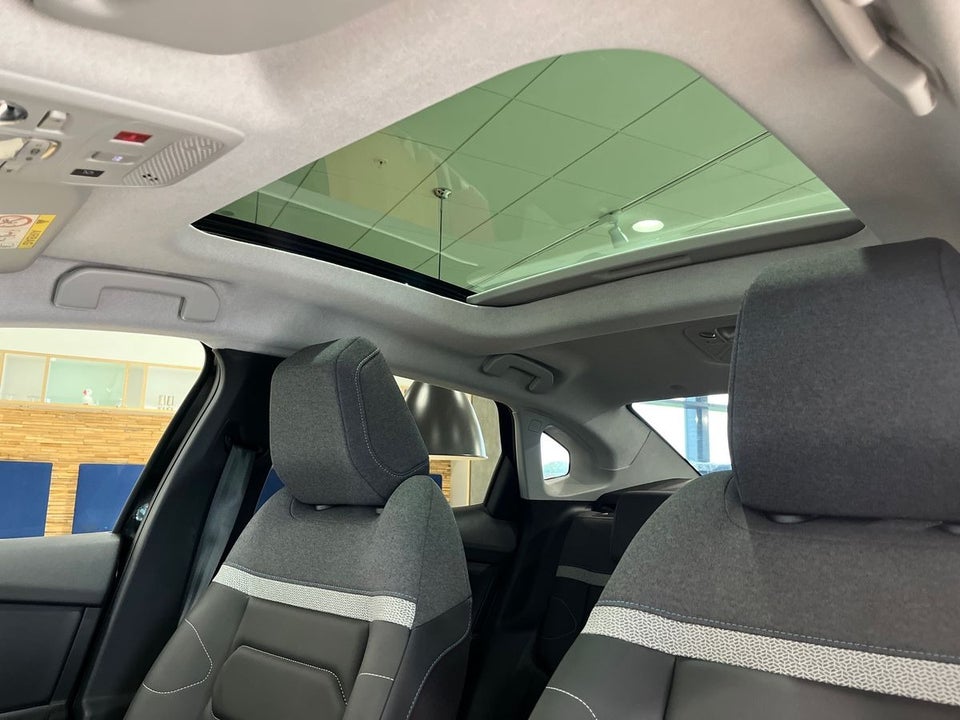 Citroën ë-C4 X 50 Shine 4d