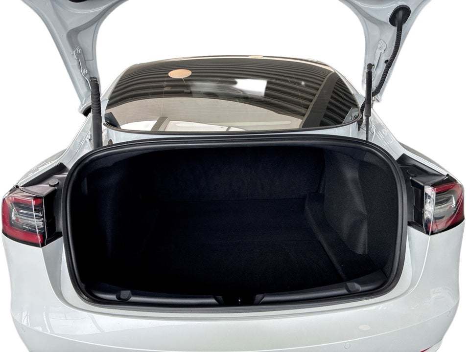Tesla Model 3 Standard Range+ RWD 4d