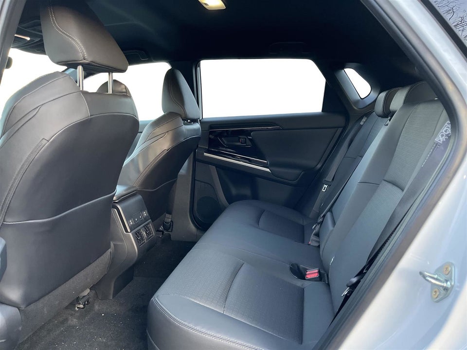 Toyota bZ4X Executive 5d