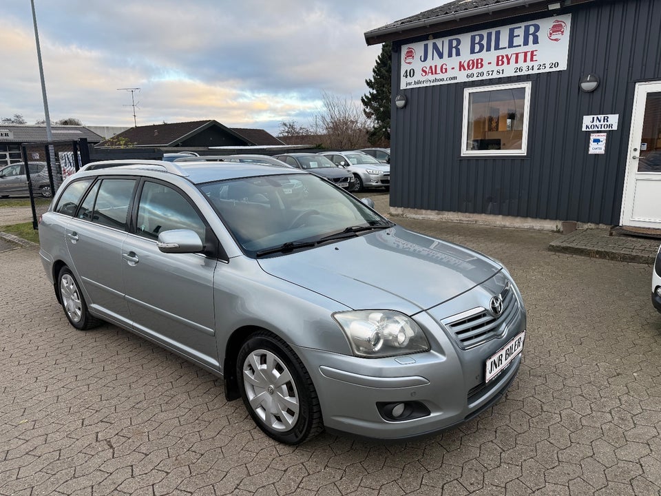 Toyota Avensis 2,4 Sol aut. 5d