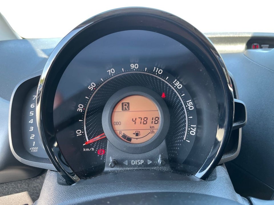 Toyota Aygo 1,0 VVT-i x-press x-shift 5d