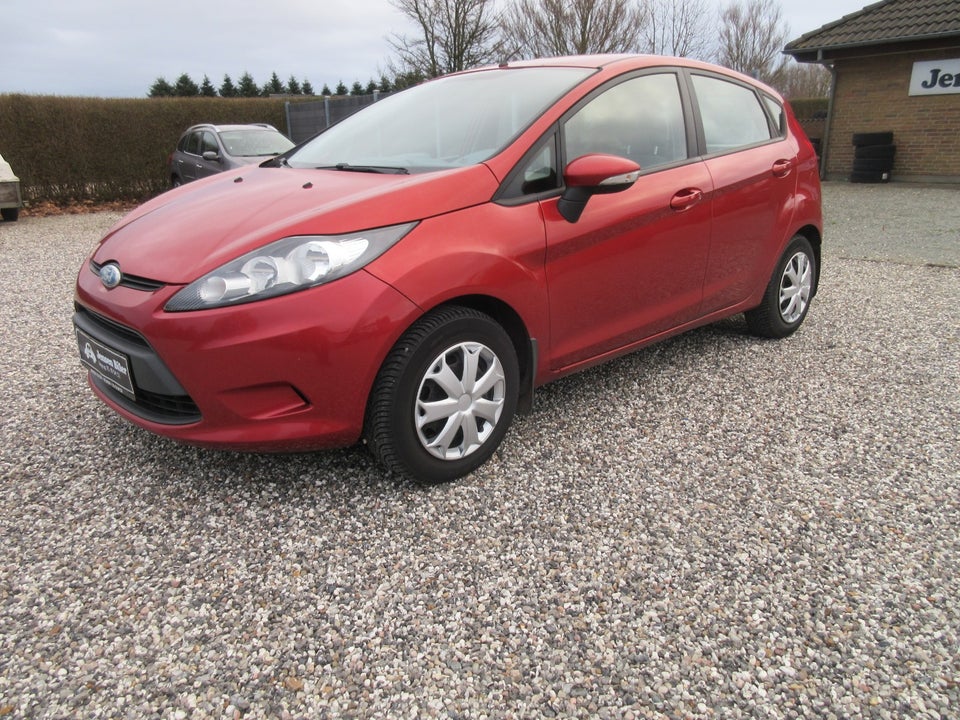 Ford Fiesta 1,3 Ambiente 5d