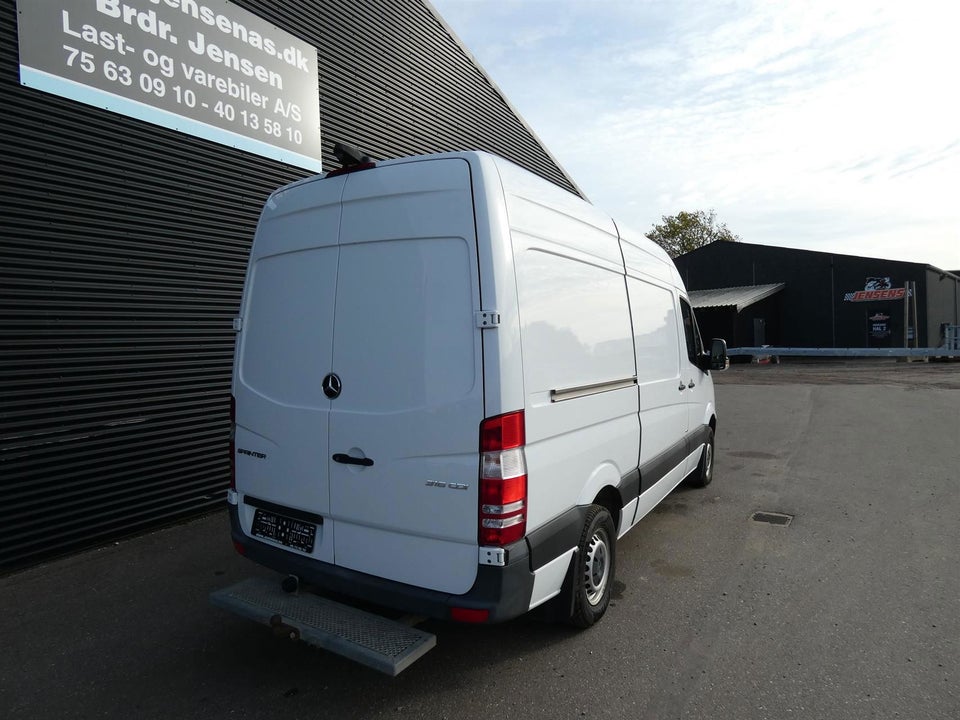 Mercedes Sprinter 316 2,2 CDi R2 Kassevogn aut. 5d