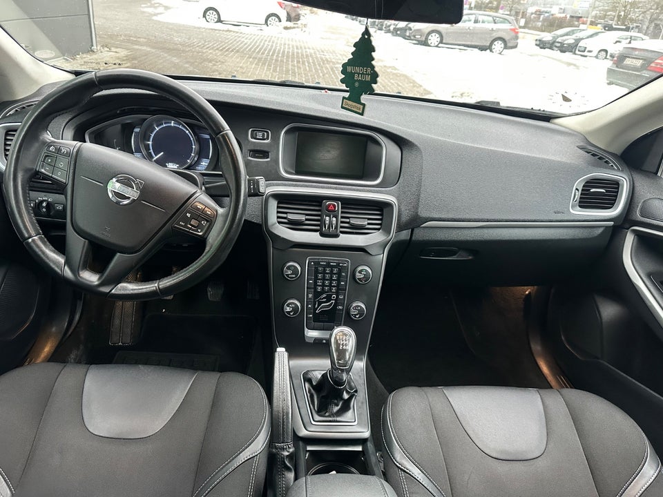 Volvo V40 1,6 D2 115 Kinetic 5d