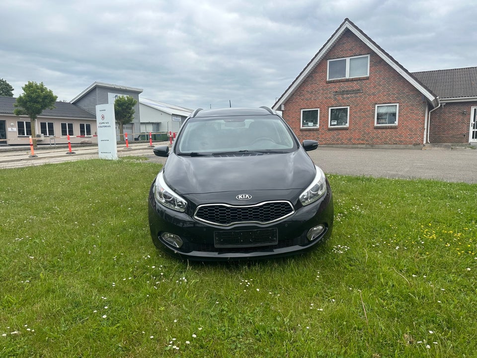 Kia Ceed 1,6 CRDi 128 Premium 5d