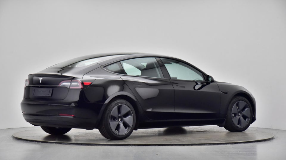 Tesla Model 3 Standard Range+ RWD 4d