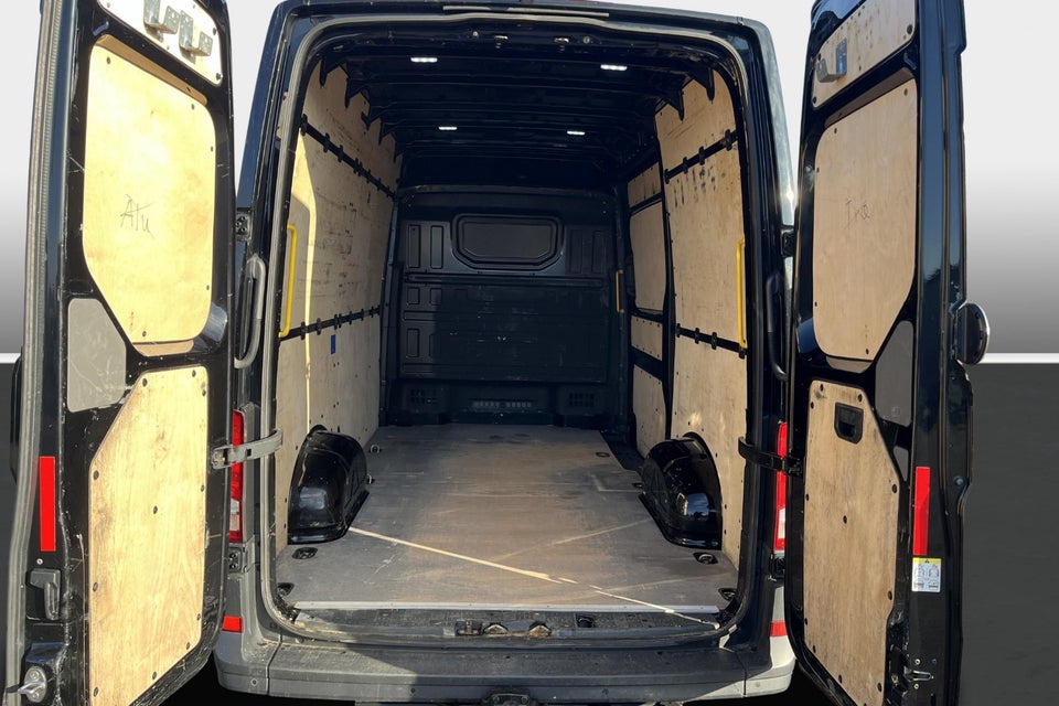 VW Crafter 35 2,0 TDi 177 Kassevogn L3H3 aut.