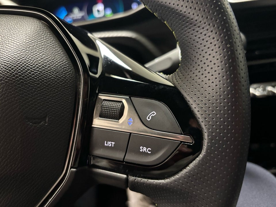 Peugeot e-208 50 GT 5d