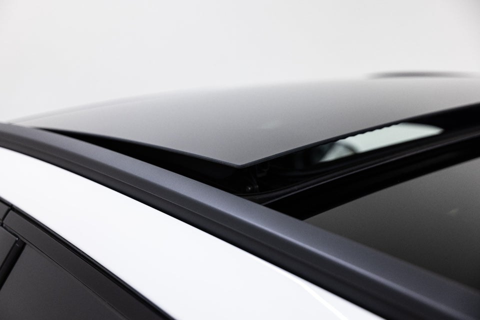 Mercedes C300 e 2,0 AMG Line stc. aut. 5d