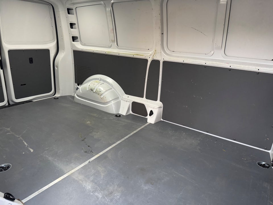 VW Transporter 2,0 TDi 150 Kassevogn DSG lang