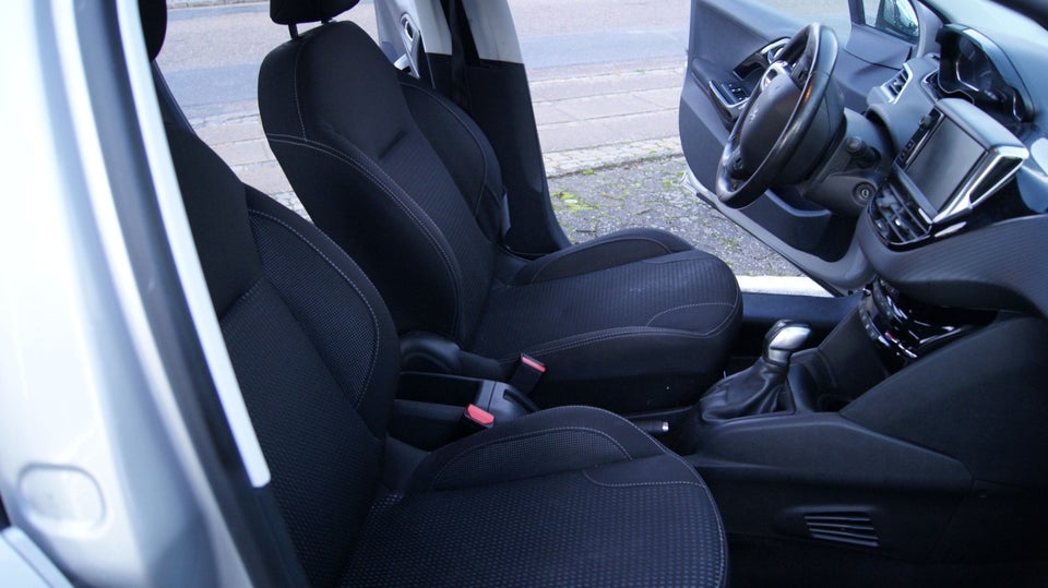 Peugeot 208 1,6 BlueHDi 100 Active 5d