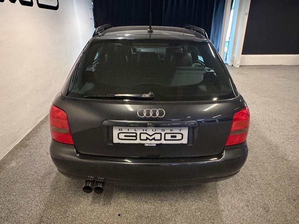 Audi S4 2,7 Avant quattro 5d