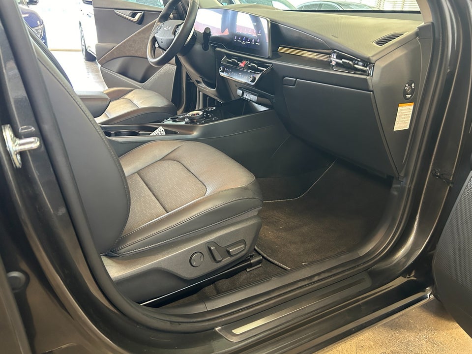 Kia Niro 64 EV Upgrade 5d