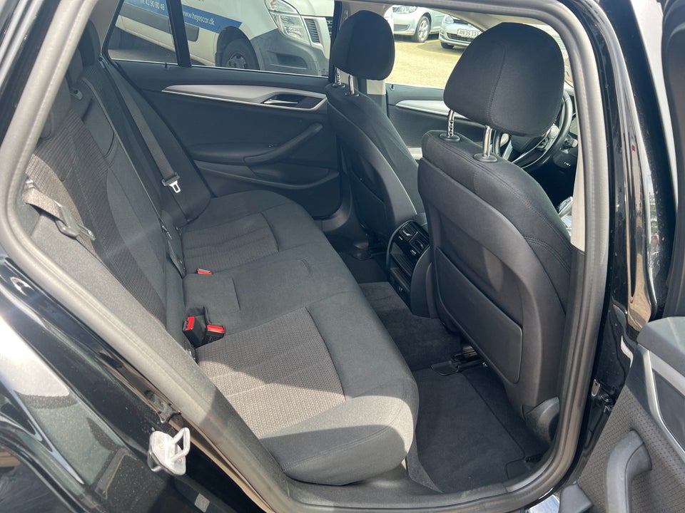 BMW 520d 2,0 Touring Connected aut. 5d