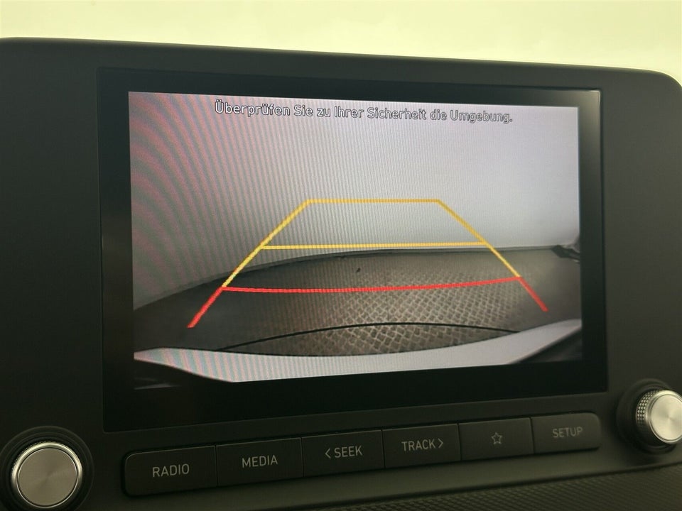 Hyundai Kona 64 EV Essential 5d