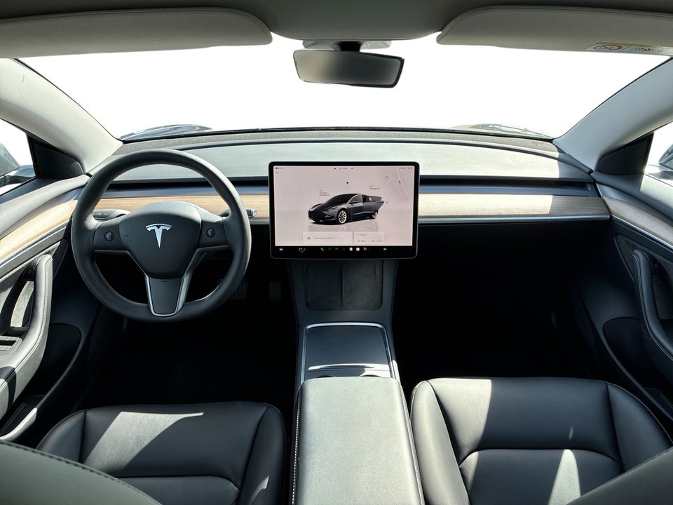 Tesla Model 3 Long Range AWD 4d