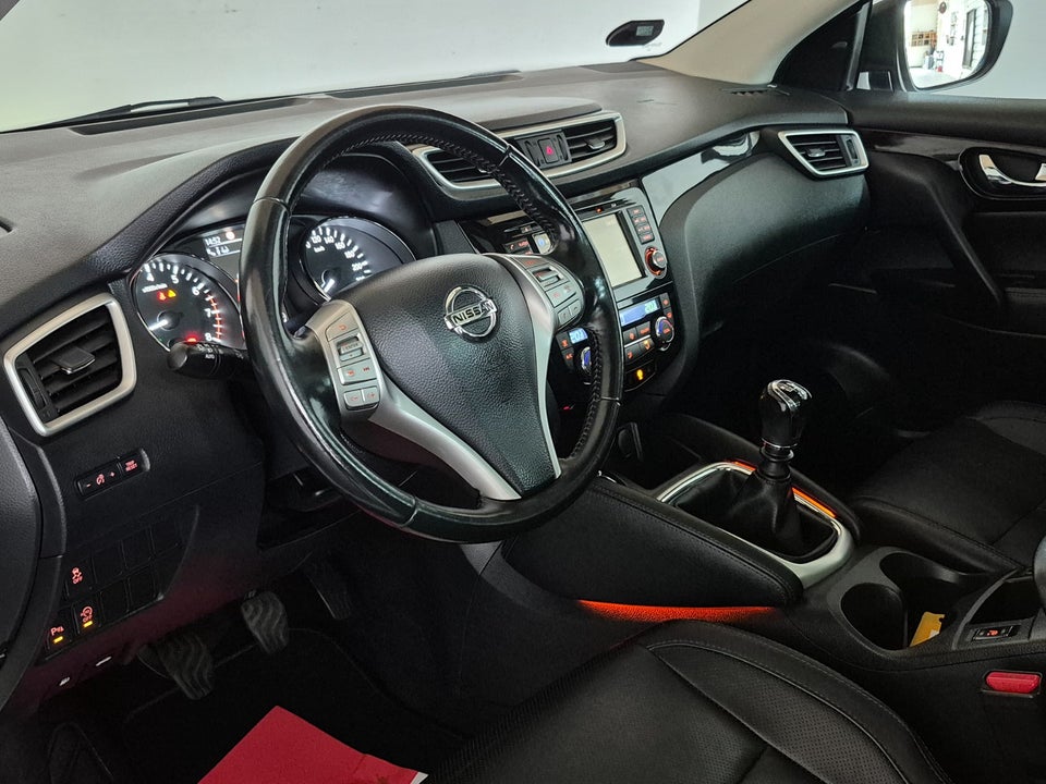 Nissan Qashqai 1,2 Dig-T 115 Tekna 5d