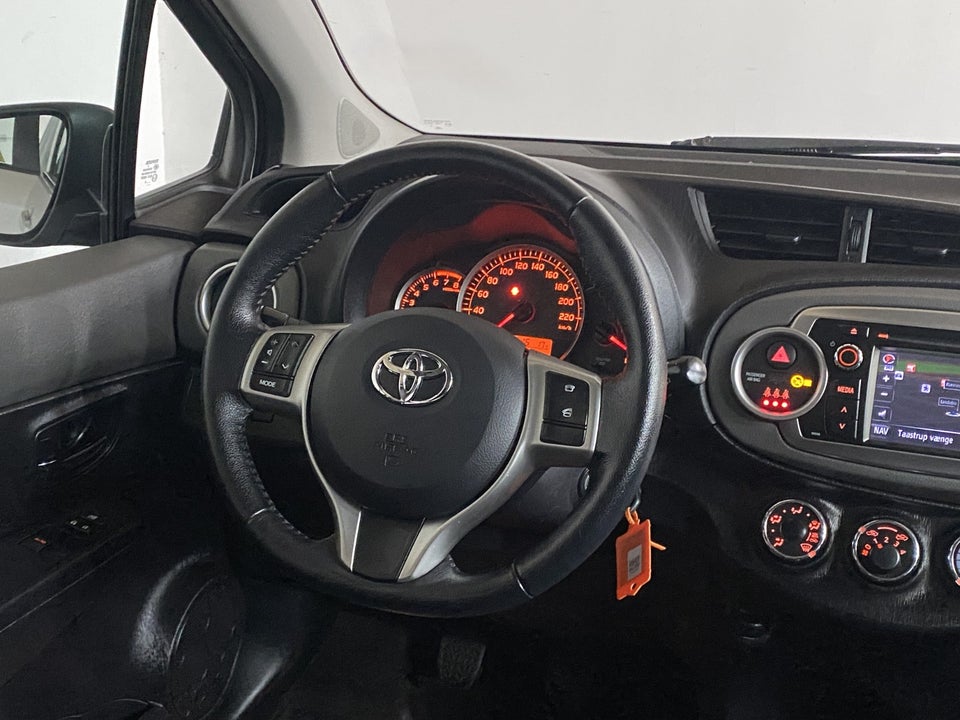 Toyota Yaris 1,0 VVT-i T1 5d