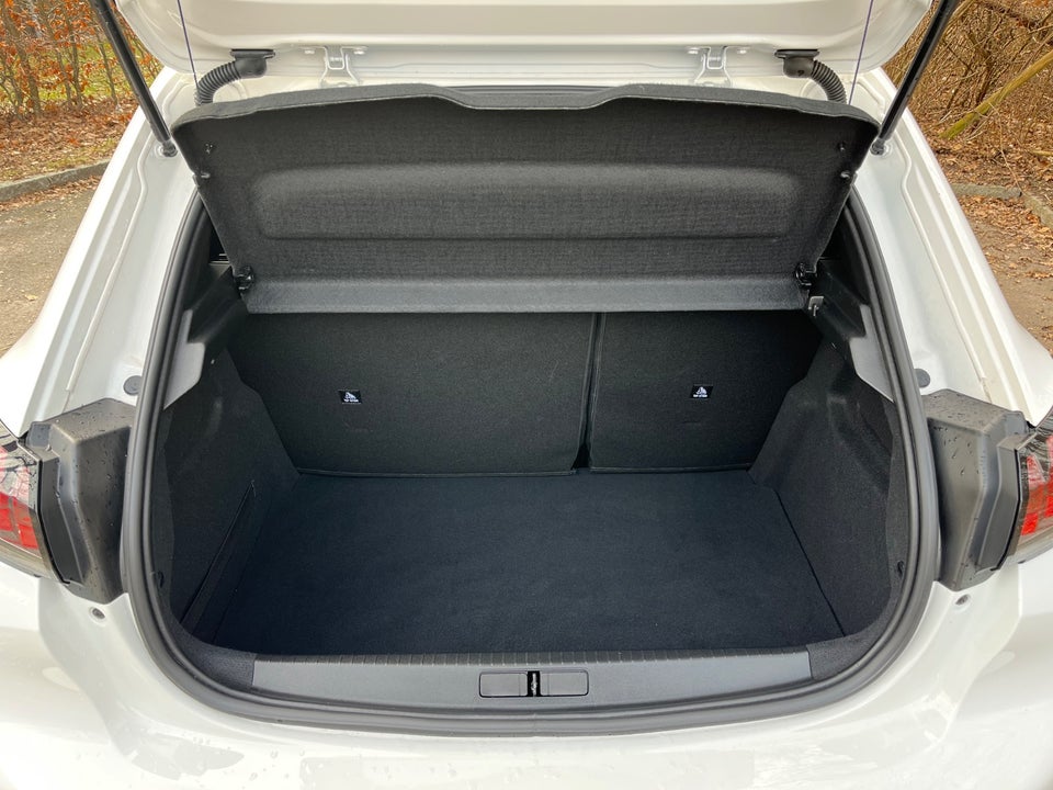 Peugeot 208 1,2 PureTech 75 Black Limited 5d