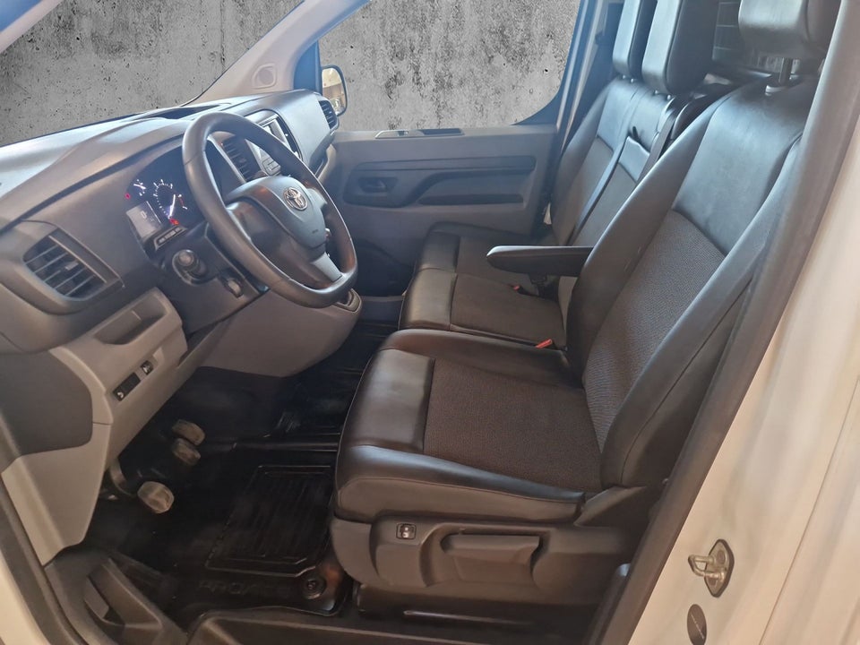 Toyota ProAce 2,0 D 120 Medium Comfort 5d