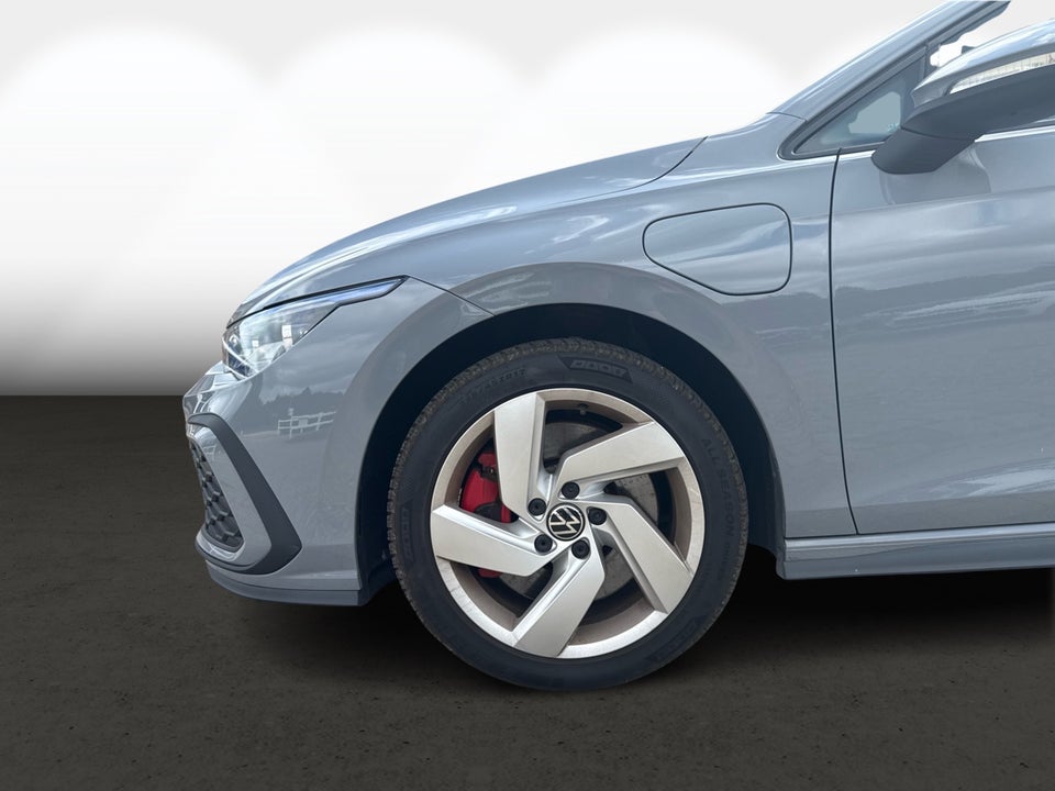 VW Golf VIII 1,4 GTE DSG 5d