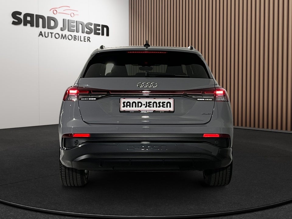 Audi Q4 e-tron 45 S-line quattro 5d