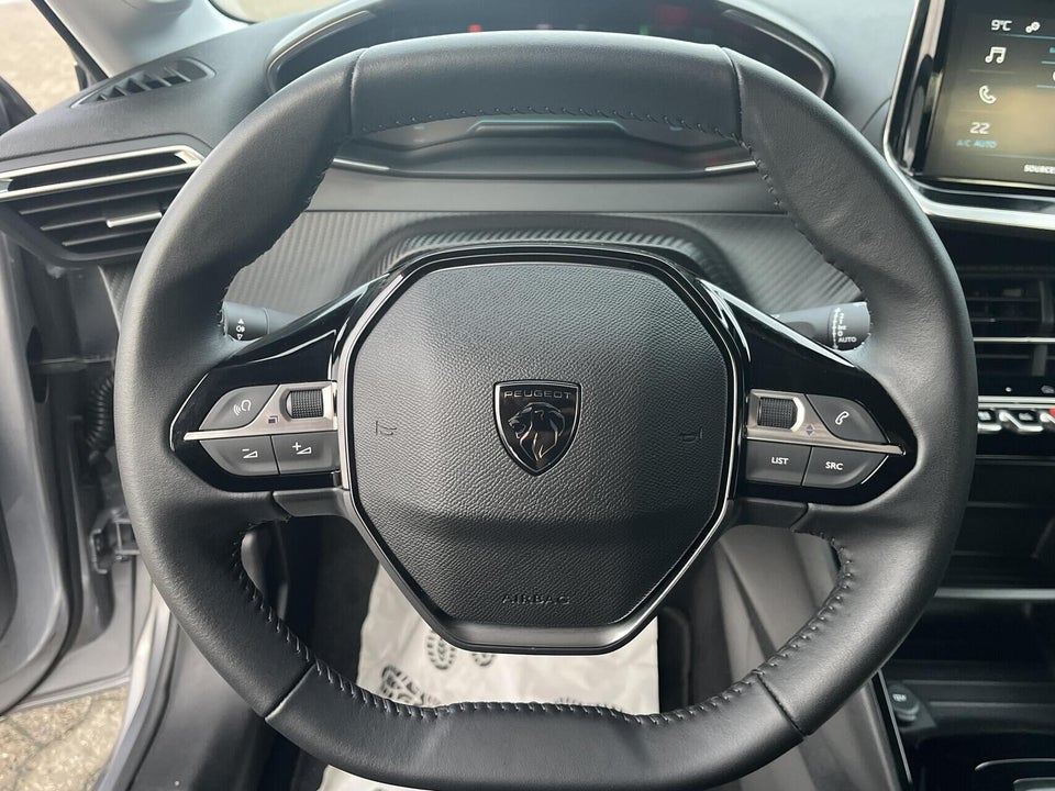 Peugeot e-208 50 Style 5d