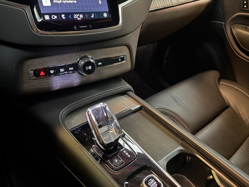 Volvo XC90 2,0 T8 ReCharge Ultimate Dark aut. AWD 7prs 5d