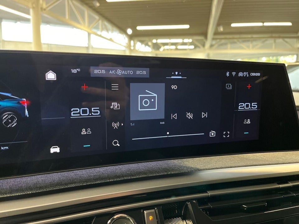 Peugeot e-3008 77 GT 5d