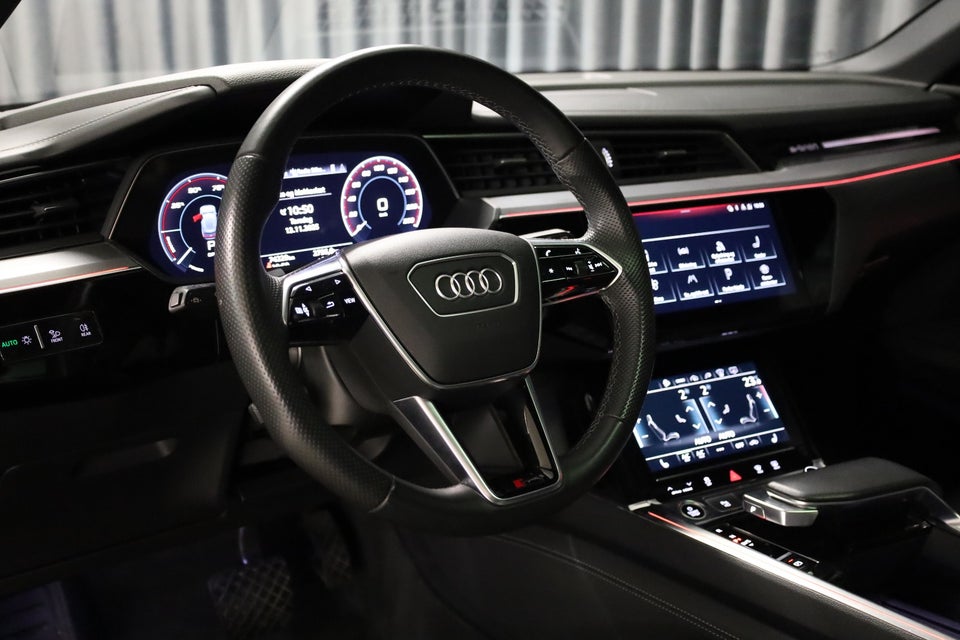 Audi e-tron 55 S-line quattro 5d
