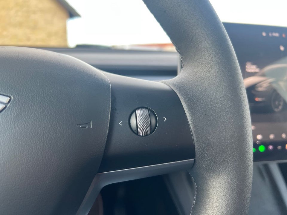 Tesla Model Y Long Range RWD 5d