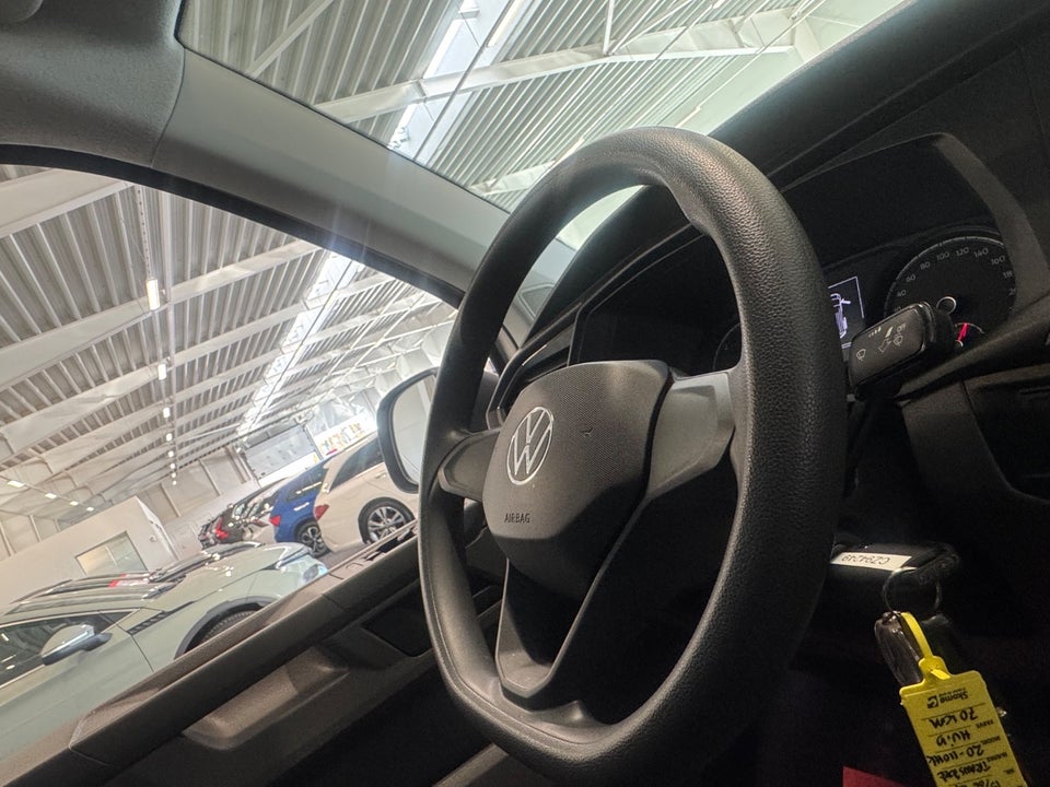 VW Transporter 2,0 TDi 110 Kassevogn kort